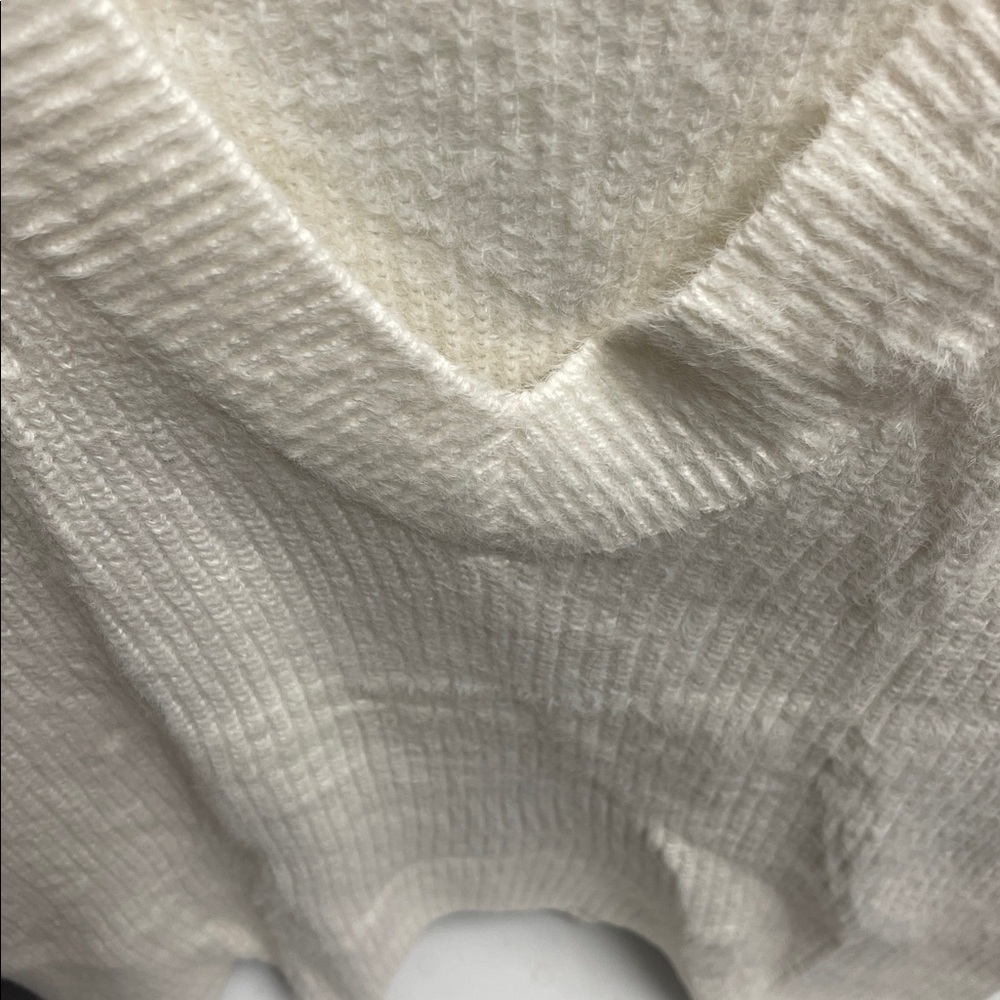 Nasty Gal Fluffy Knit Oversized V Neck Tank Vest Top in Cream sz XL - Picture 4 of 7